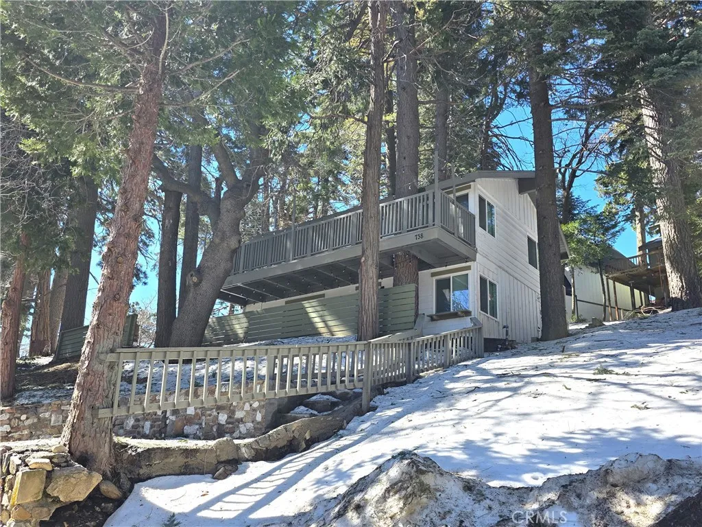 738 W Victoria Court — photo