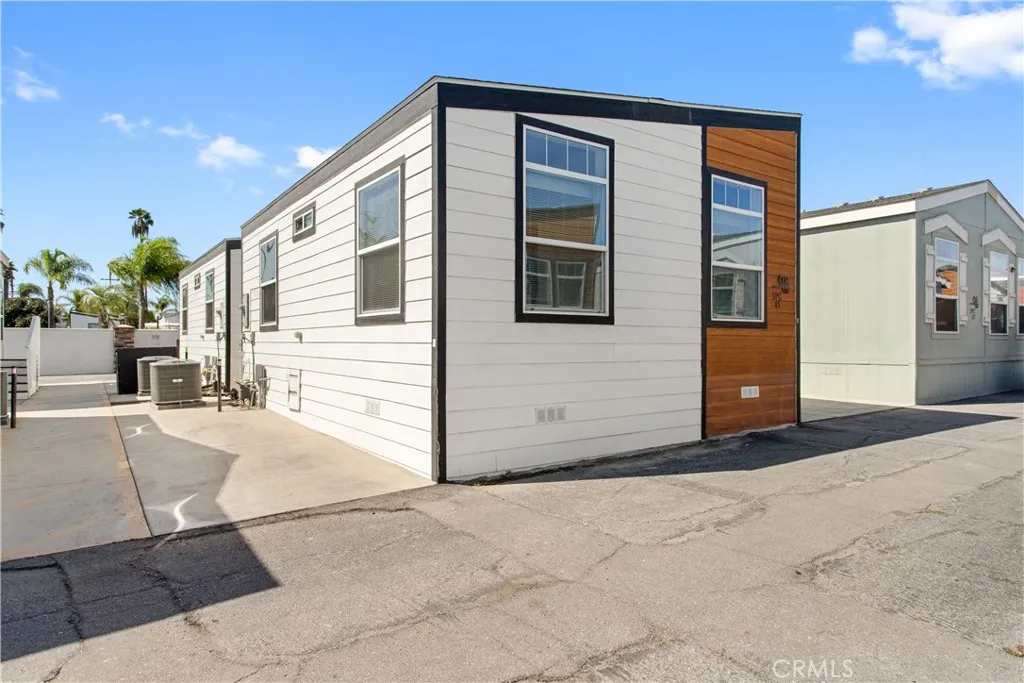 8250 Lankershim Unit Space 45 — photo