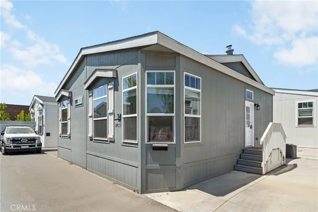 8250 Lankershim Unit Space 19 — photo