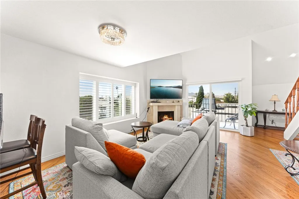 1121 E Wilson, Glendale, CA 91206 — photo 3