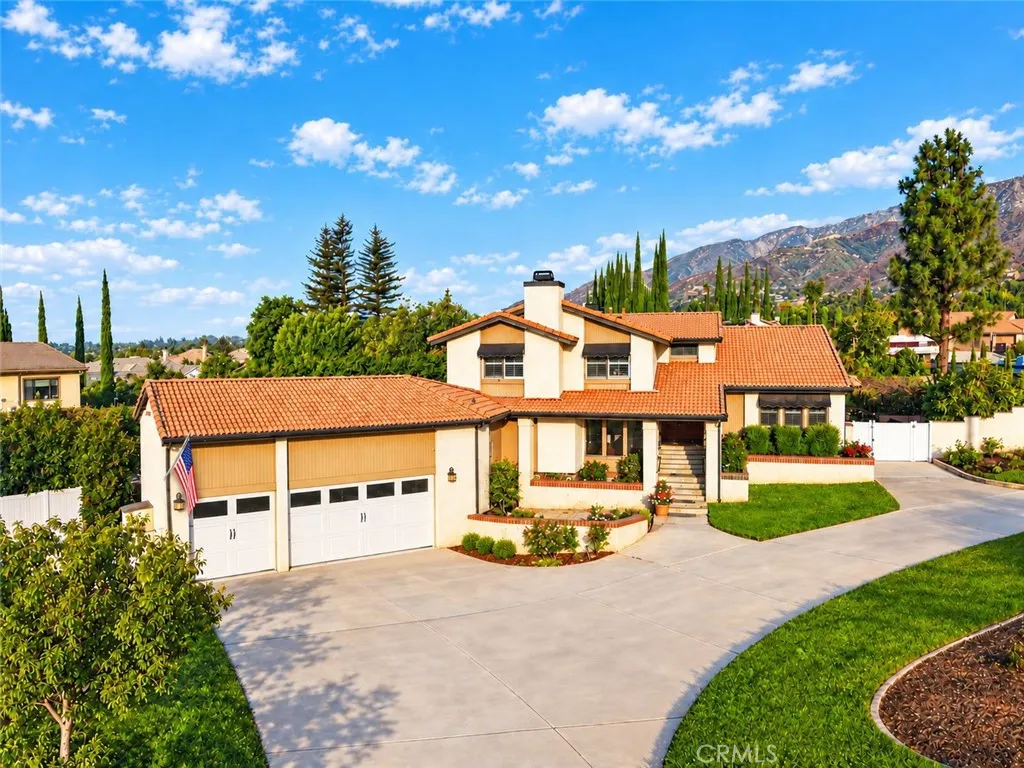 2429 Cliff Road — photo