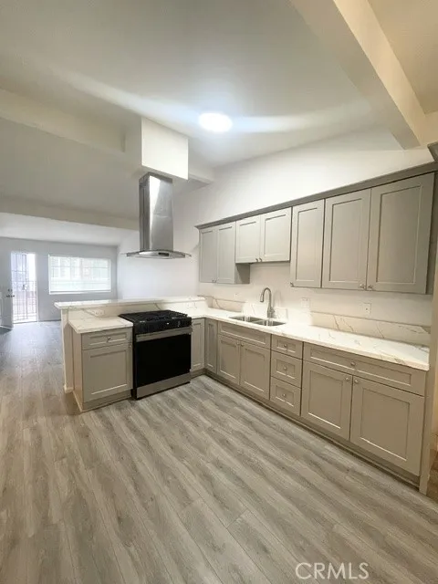 911 Vineyard Avenue Unit D — photo