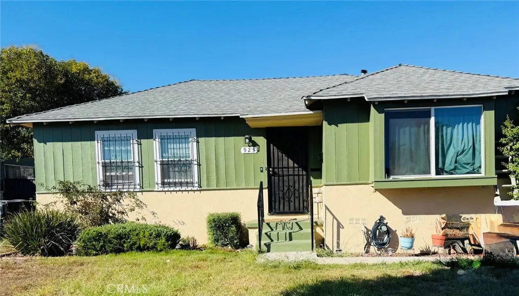 923 E 118 Drive — photo