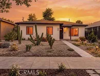 938 College — photo