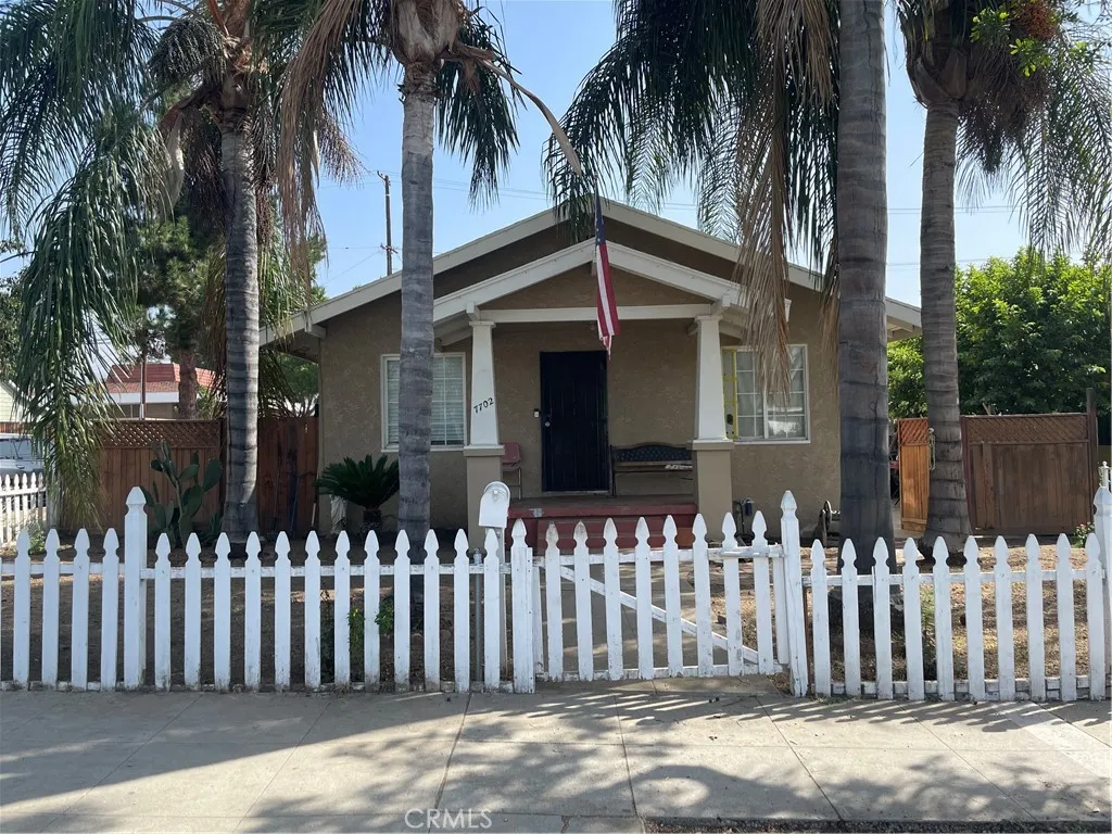 7702 Comstock — photo