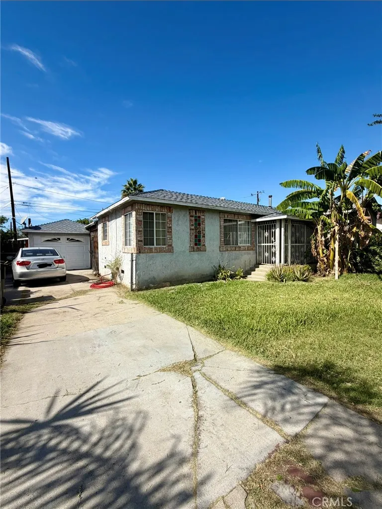 1060 Myrtle Drive — photo