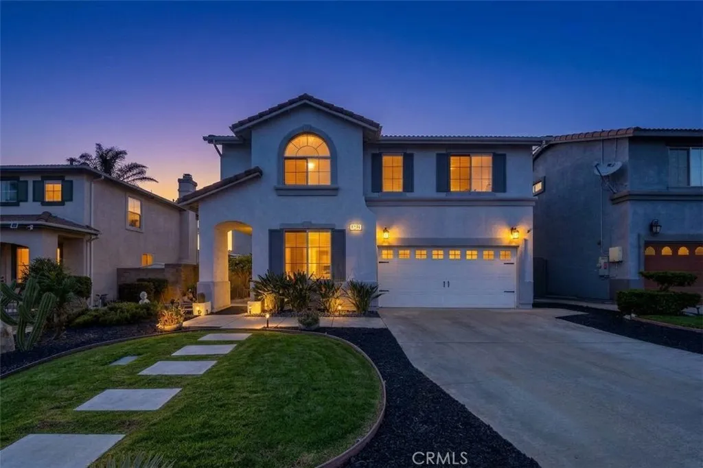 5736 Tamarisk — photo