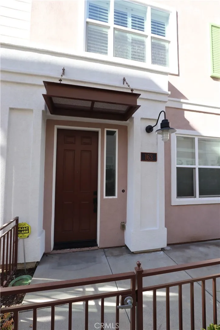 163 E Commercial Street — photo