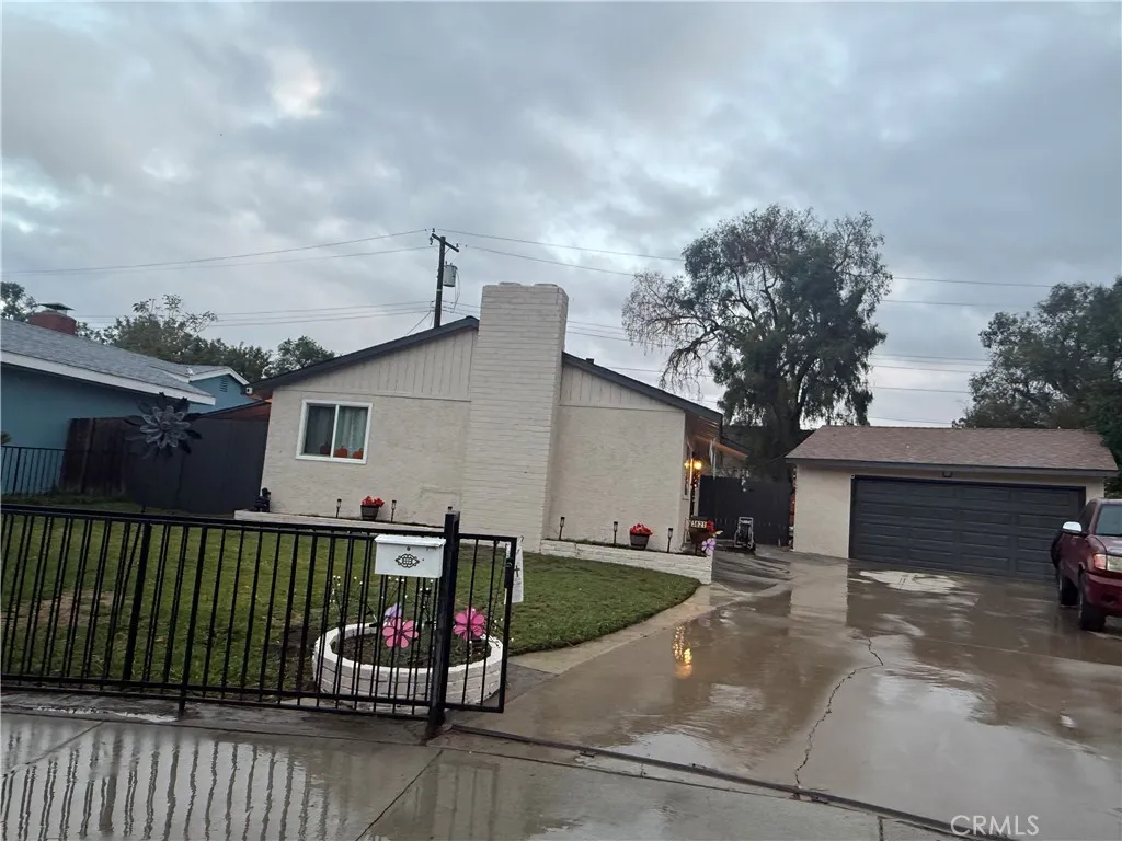 3821 Carthage Street, Riverside, CA 92501 — photo 2