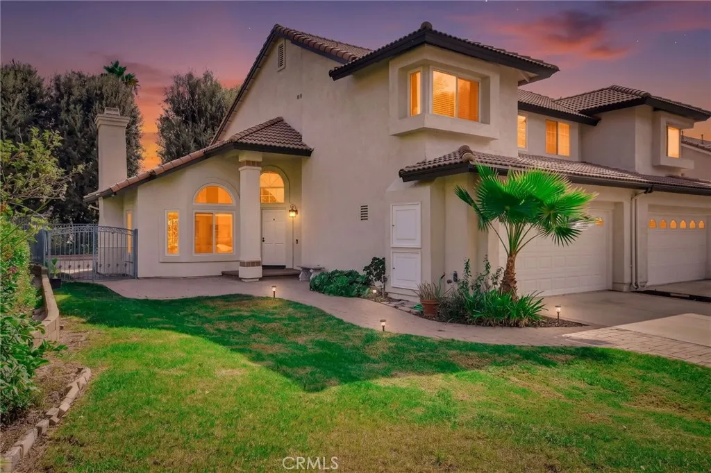 2304 Calle Adriana — photo