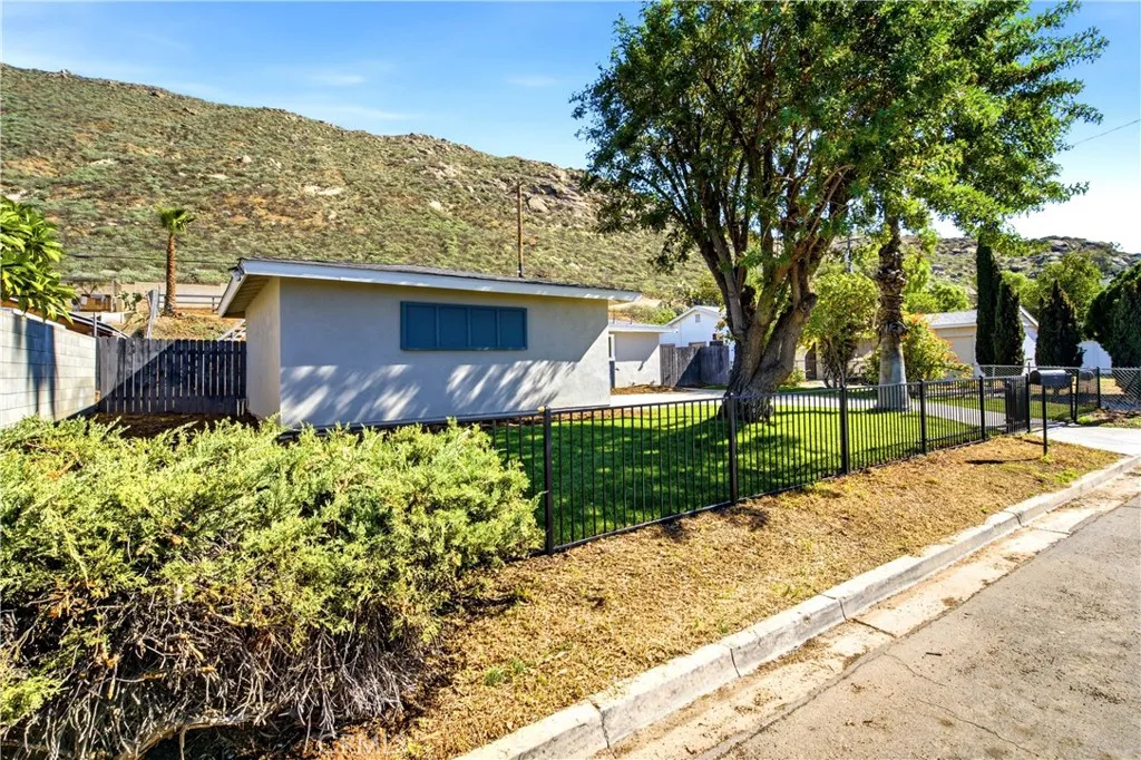 5901 Paramount, Riverside, CA 92509 — photo 3