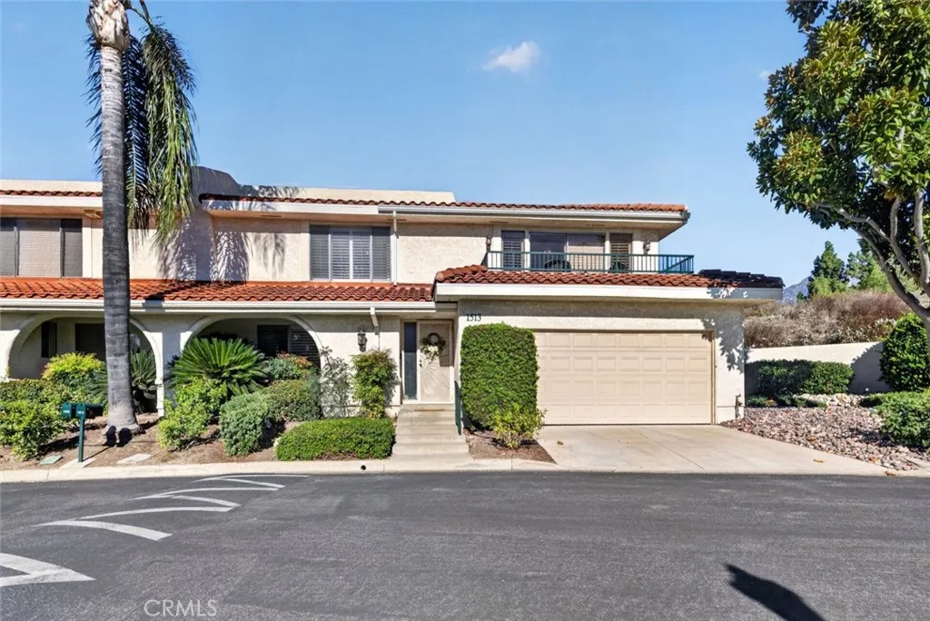 1513 Redhill North Drive — photo