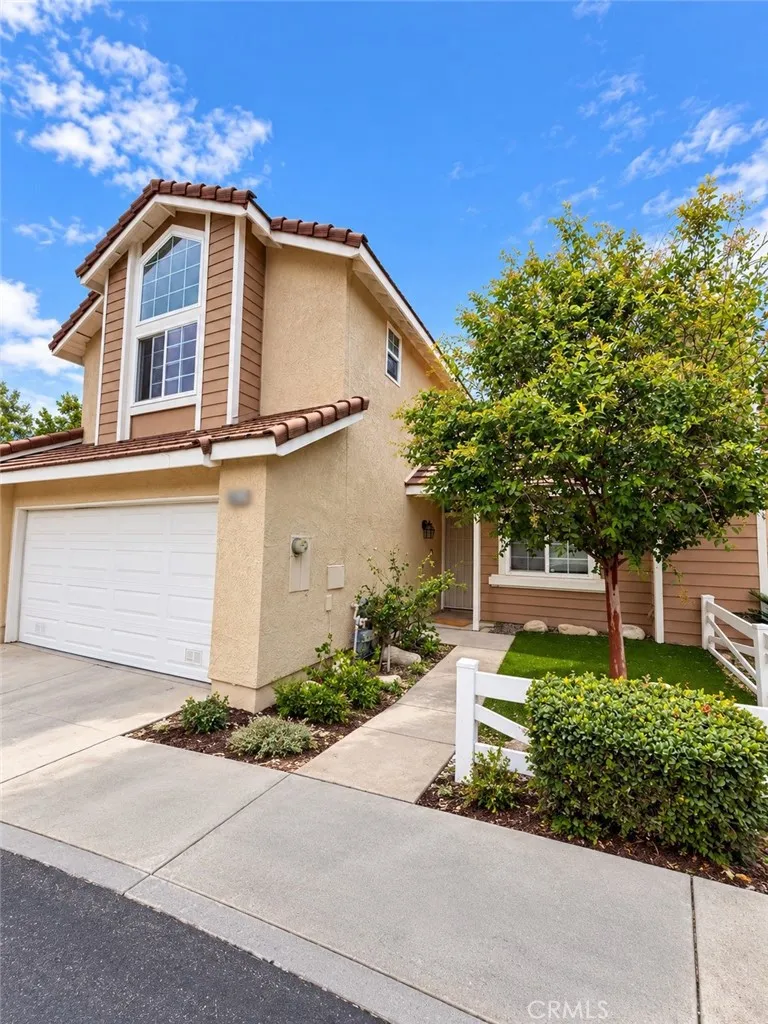 9672 Fairfield Court — photo
