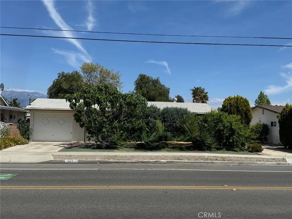 840 S Gilbert St — photo