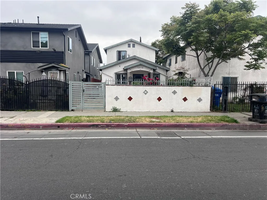 10970 Avalon Boulevard — photo