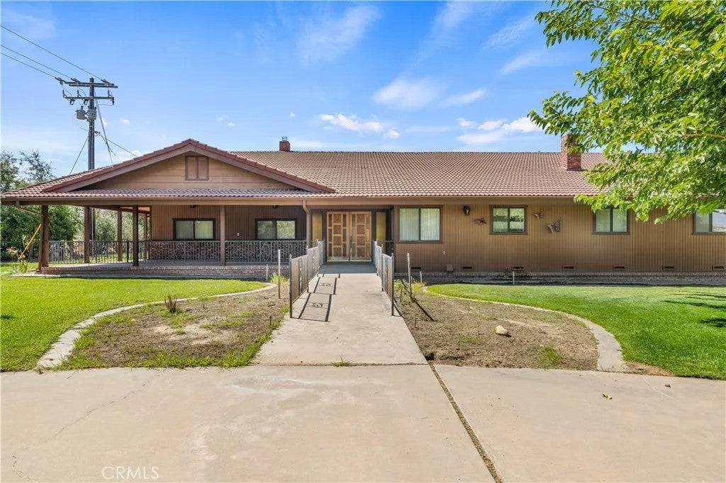 32623 Highway 190 — photo