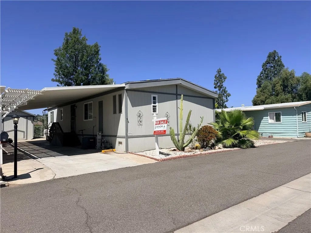 15181 Van Buren Blvd. 99 — photo