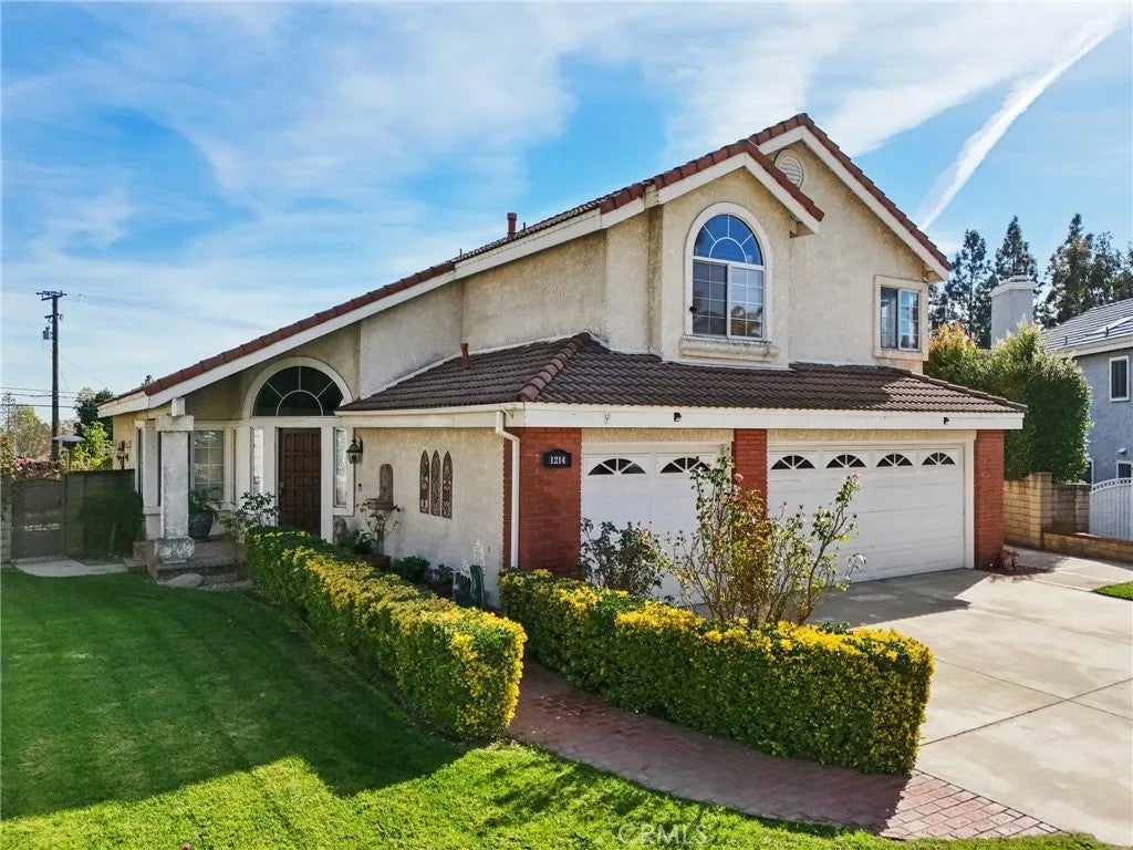 1214 Miller Court — photo