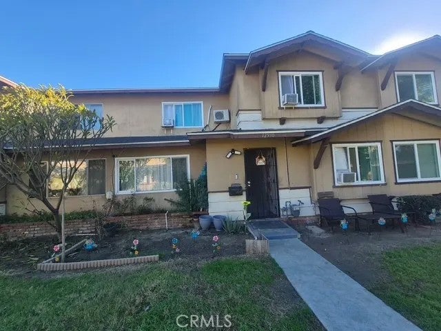 12930 Joshua — photo
