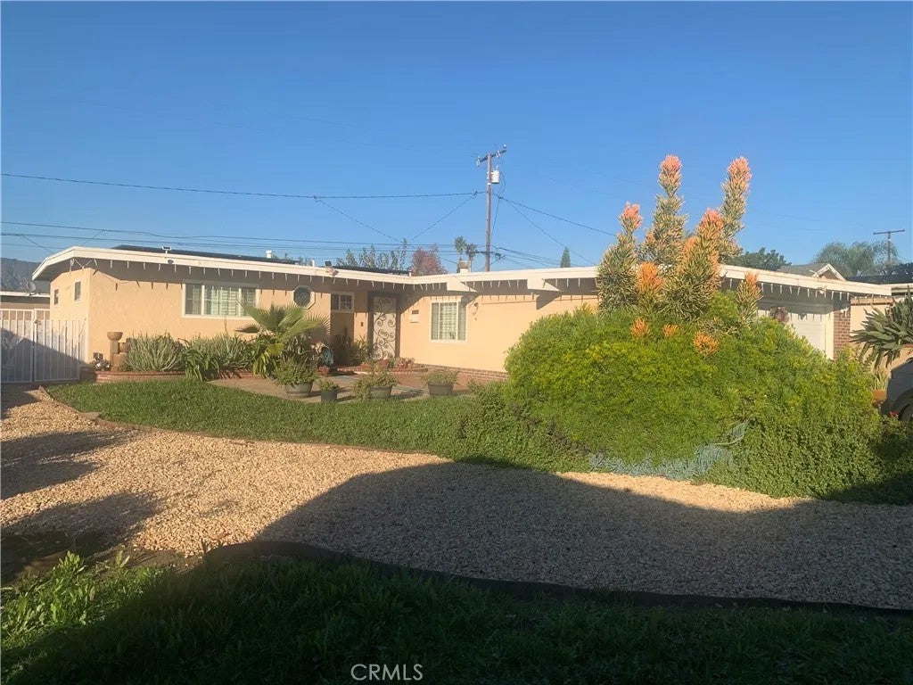523 E Covina — photo