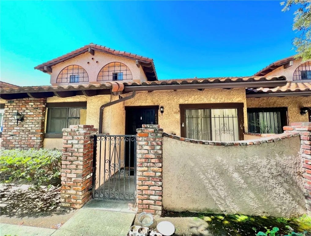 4288 Rosemead 25 — photo