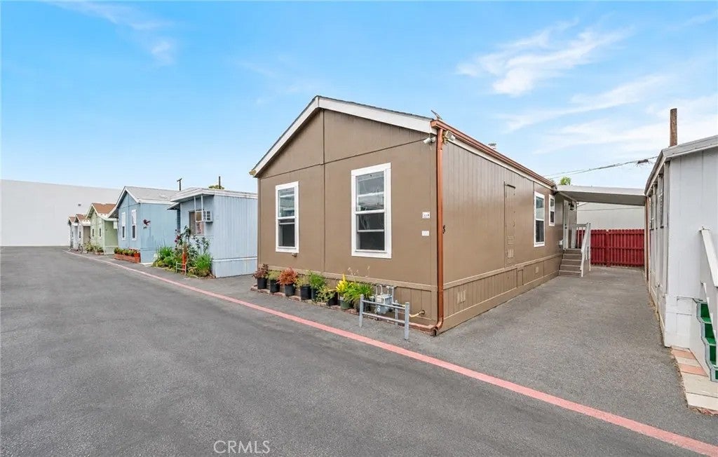 812 N Loren 18 — photo