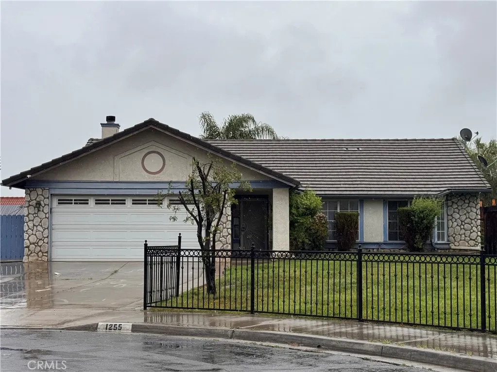 1255 Comiskey Court — photo