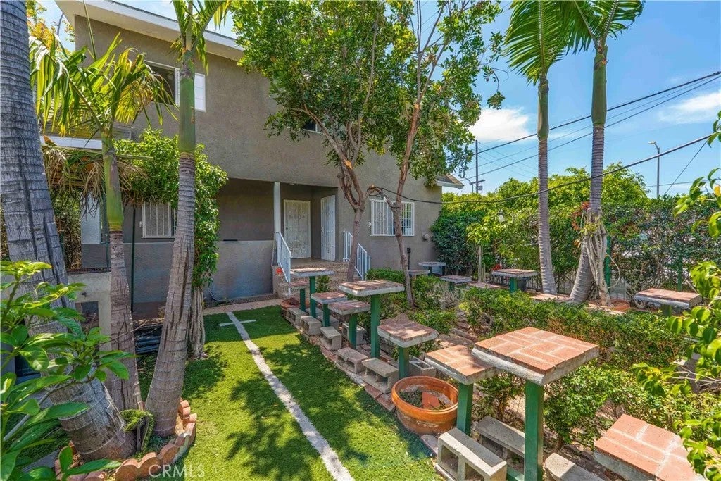 736 W 41st Place — photo