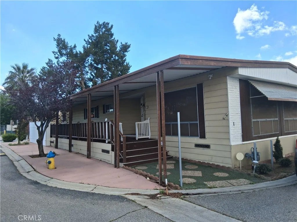 15252 Seneca Rd 1 — photo