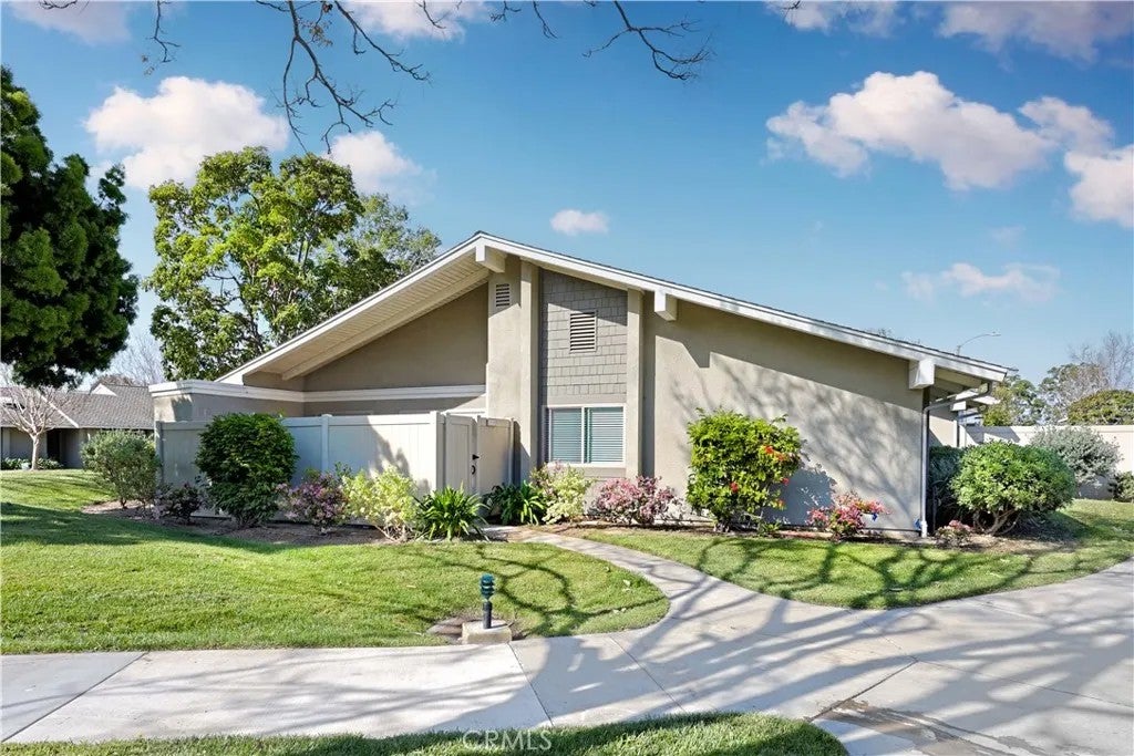 8933 Amador Circle #1316E — photo
