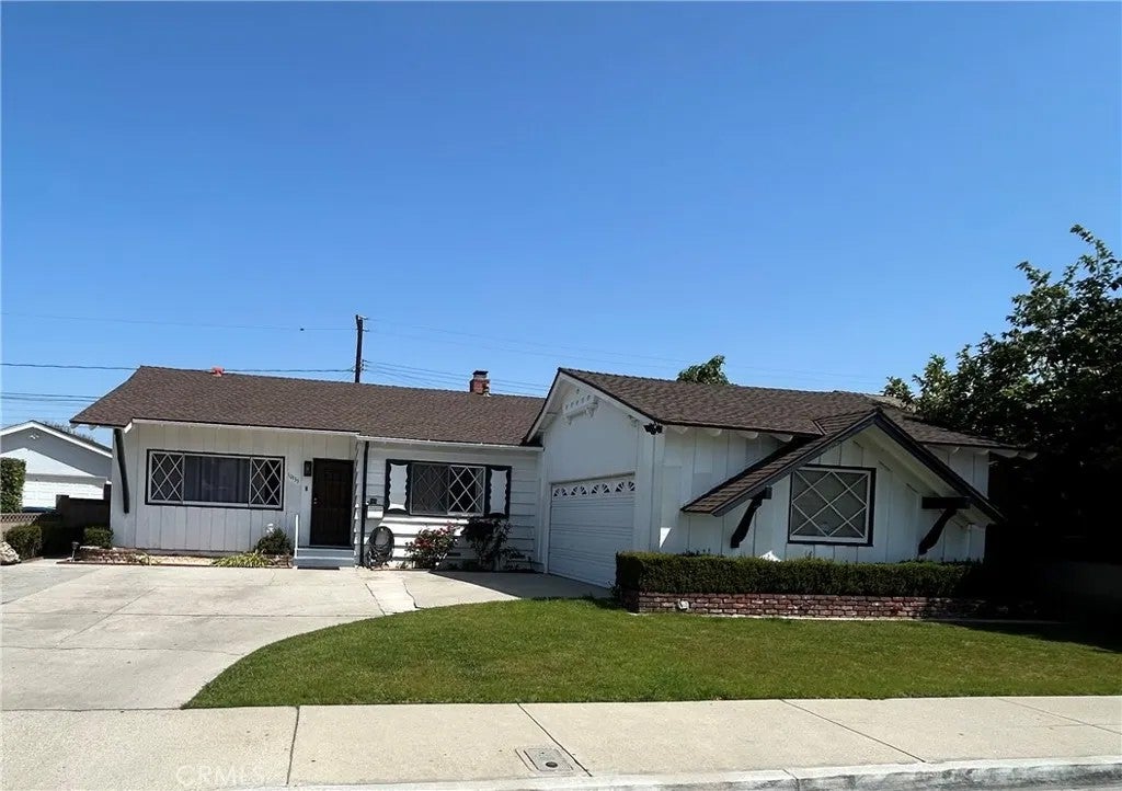 10135 Nichols Street — photo