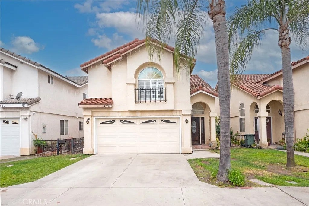 4754 Santa Ana — photo