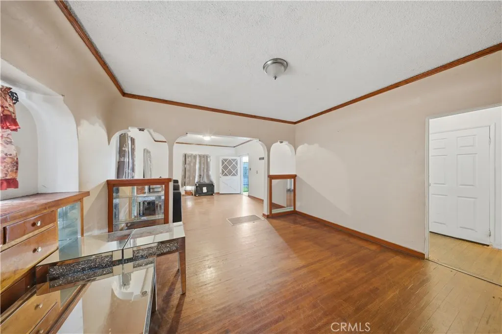 511 N Chester, Compton, CA 90221 — photo 2
