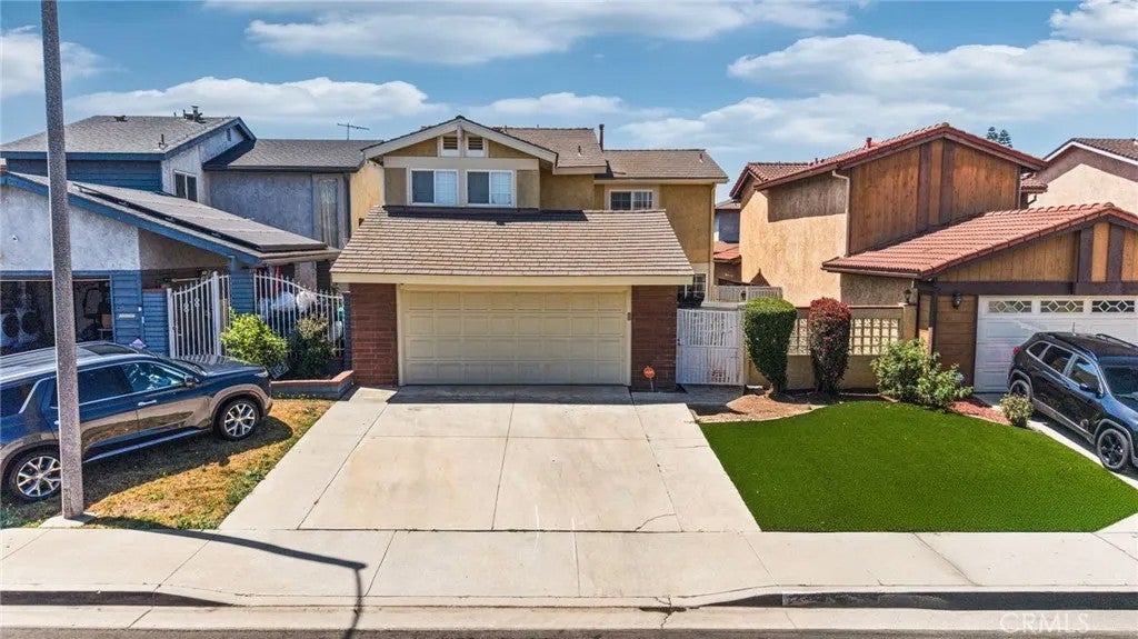 814 E Sandpoint Court — photo