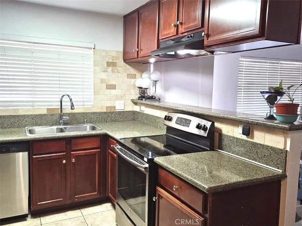 12805 Mapleview — photo