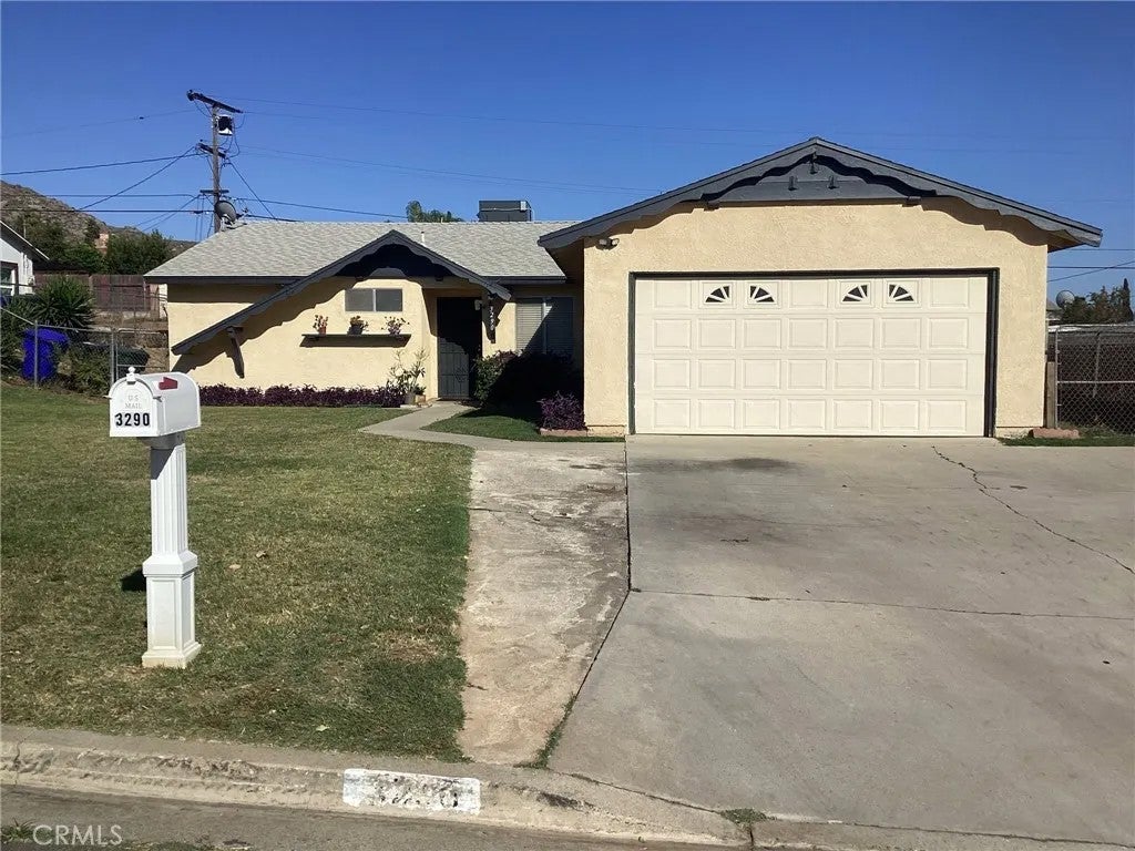 3290 Joel — photo