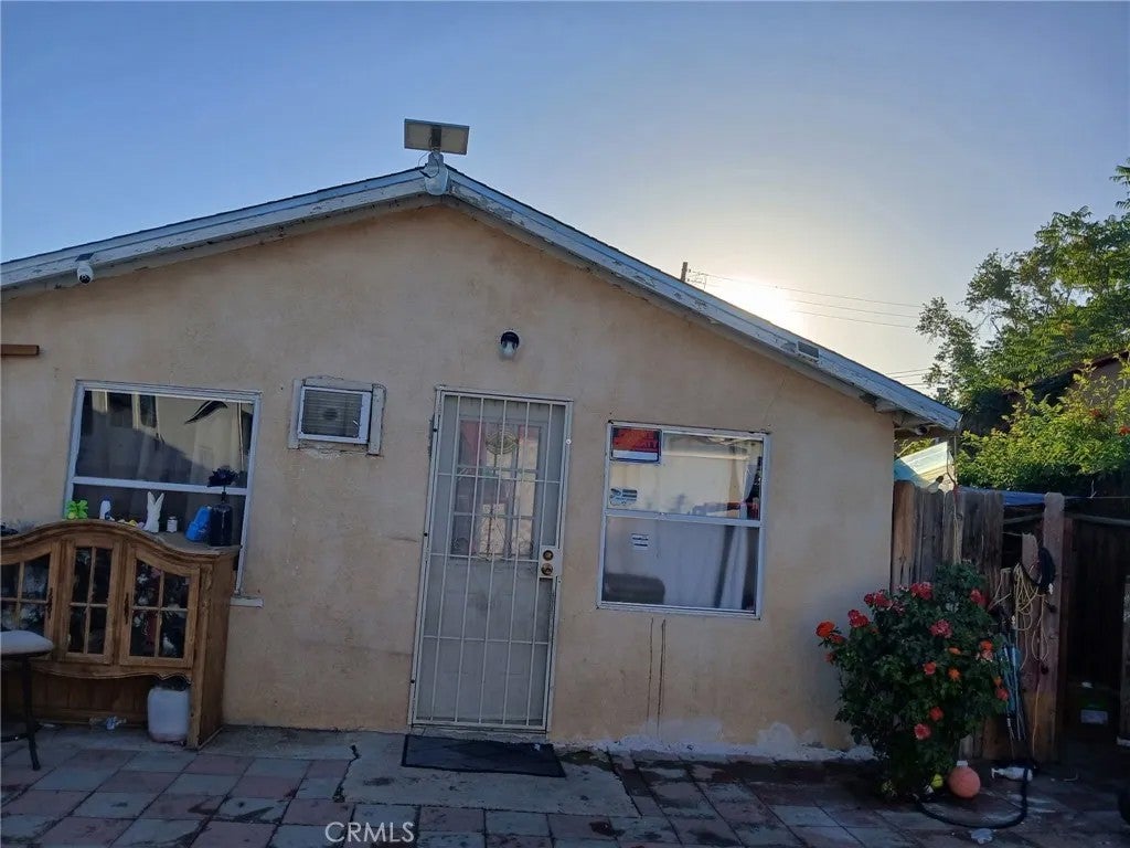 2604 N Baker Street — photo