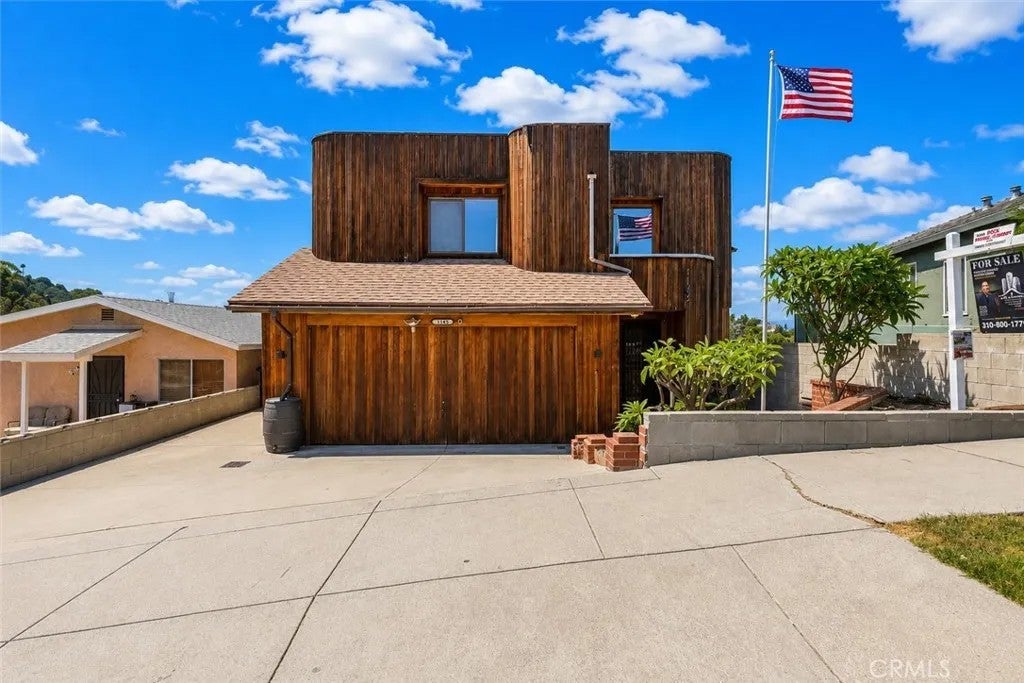 1145 Knoll Drive — photo