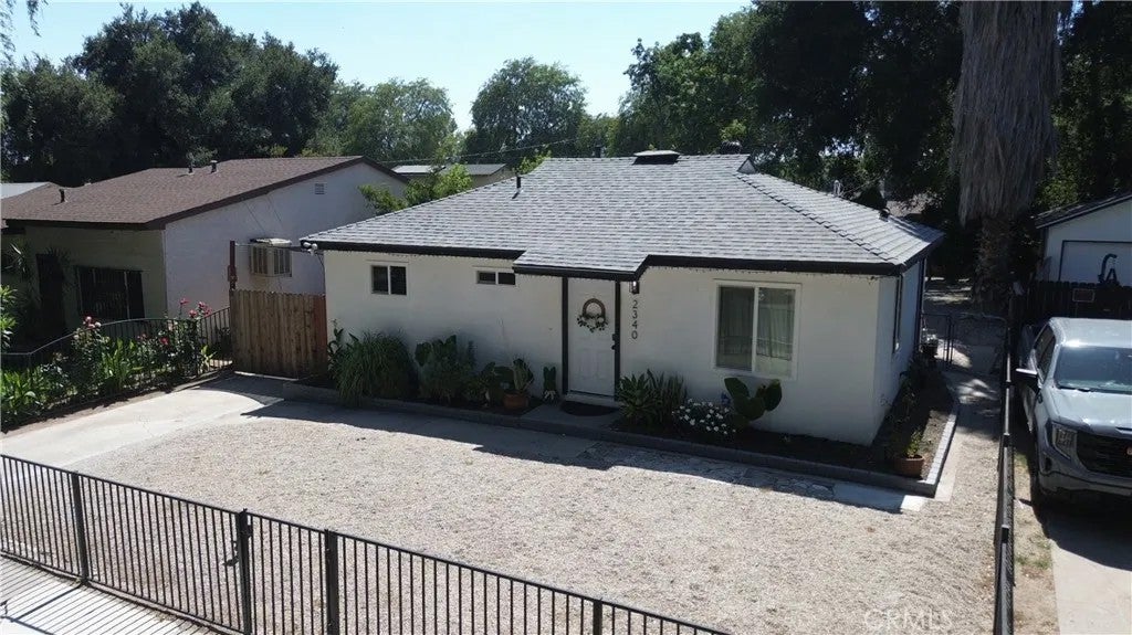 2340 Cedar Street — photo