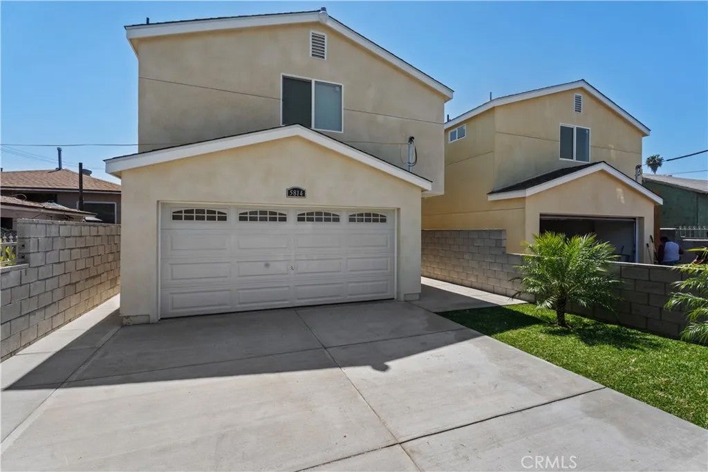 5816 Juarez — photo