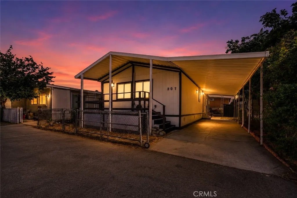 10701 Cedar 207 — photo