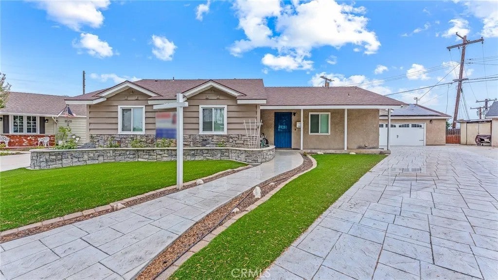 15803 Cobblestone Road — photo