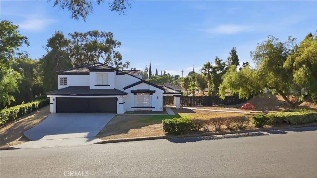 11901 Vista De Cerros — photo