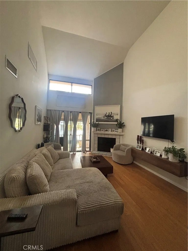 8707 Falmouth #318 Avenue 318 — photo