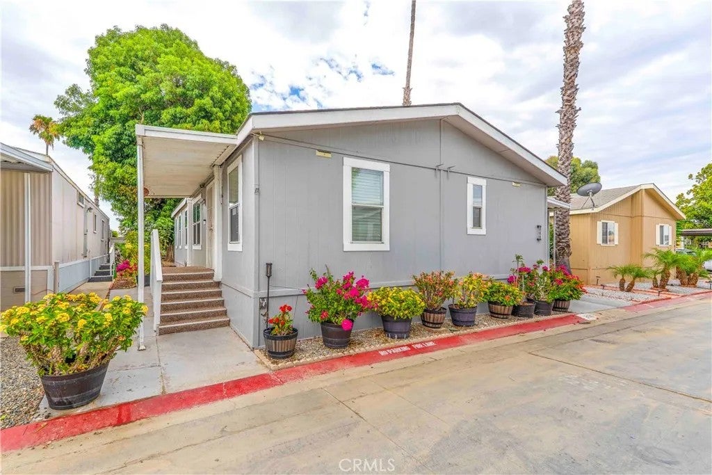 1855 E Riverside East 209 — photo