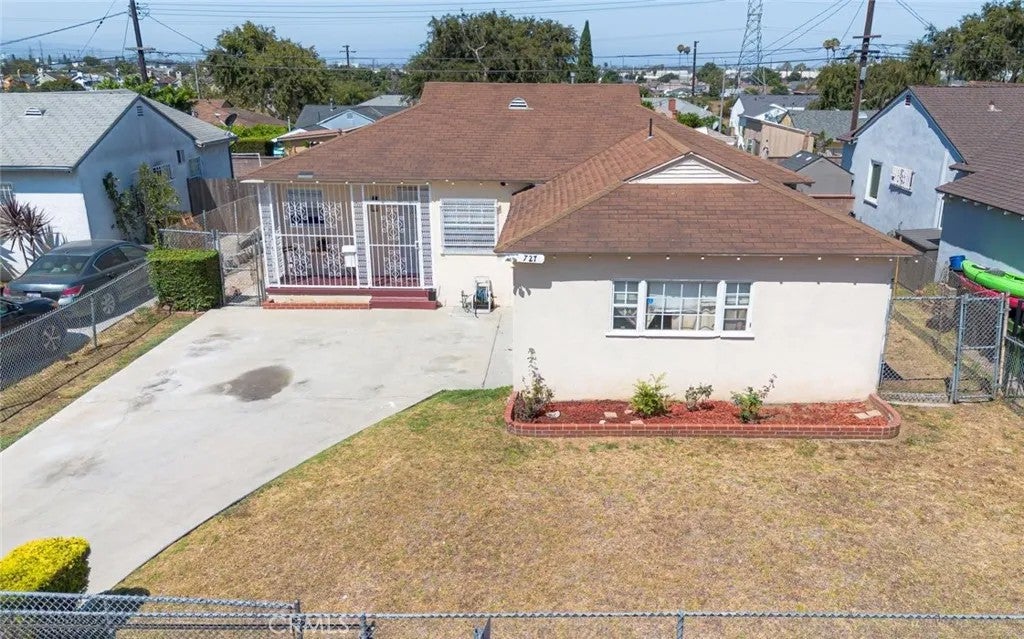 727 S Caswell — photo