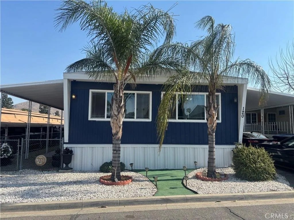 120 Sir Damas Dr — photo