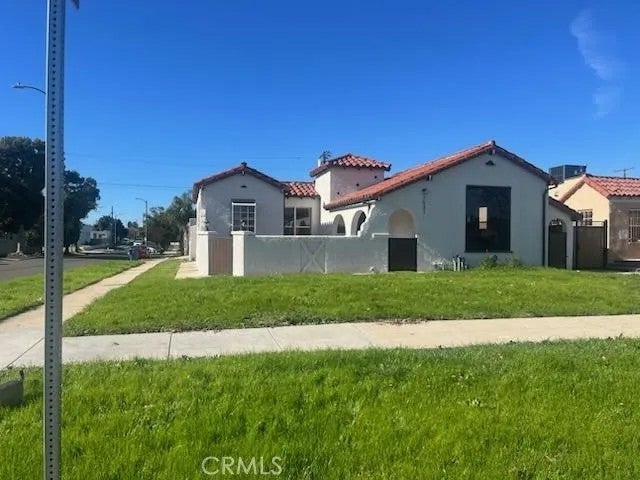 7531 S Denker Avenue — photo