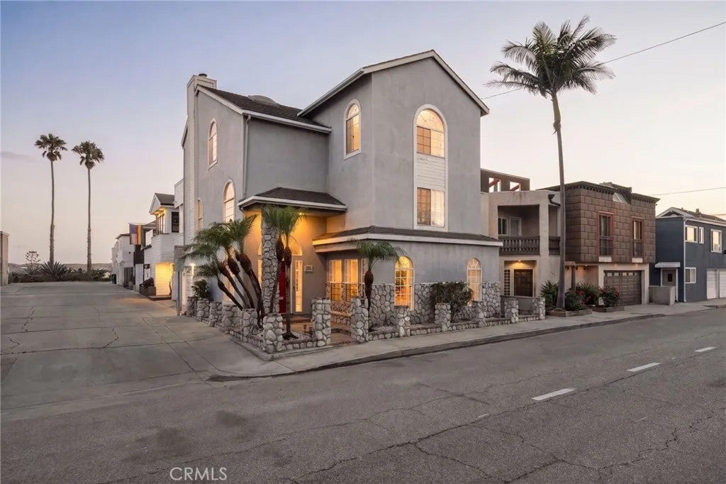 6020 E Ocean Boulevard — photo
