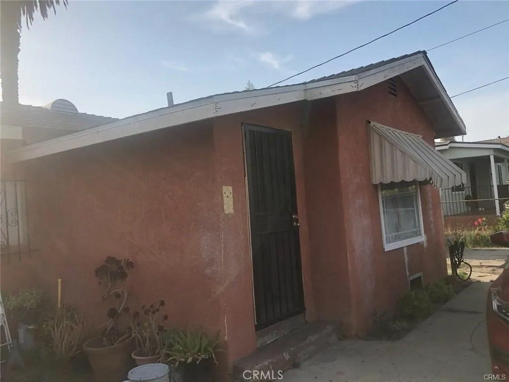9433 Hickory Street — photo